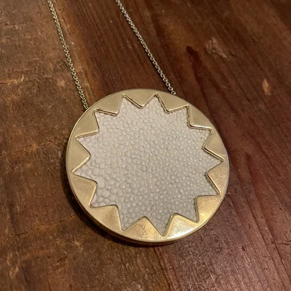 House of Harlow 1960 Sunburst Necklace - Picture 2 of 4